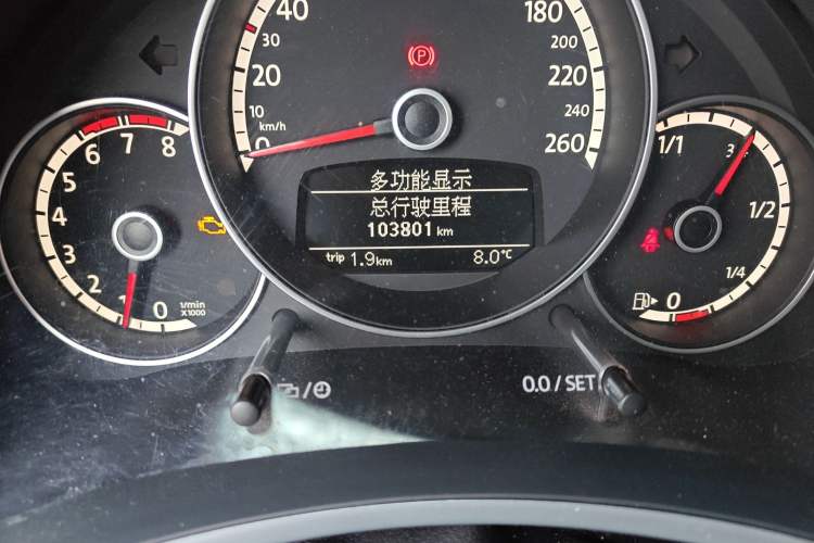 Used Volkswagen Beetle 2013 1.4TSI Fashion Edition Odometer Close Up