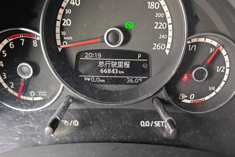 Used Volkswagen Beetle 2013 1.2TSI Comfort Model Odometer Close Up