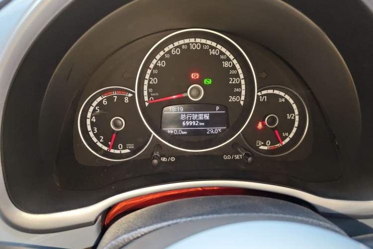 Used Volkswagen Beetle 2013 1.4 TSI Comfort Model Odometer Close Up