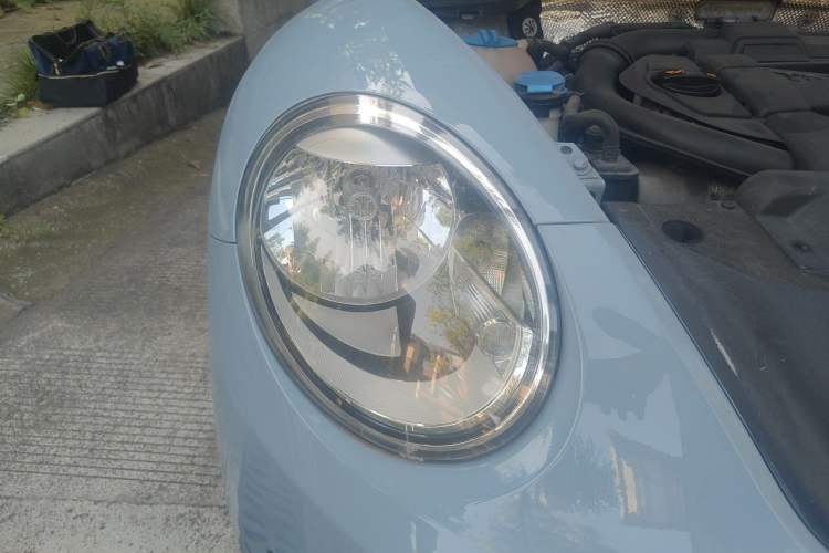 Used Volkswagen Beetle 2013 1.4 TSI Comfort Model Right Front Headlight