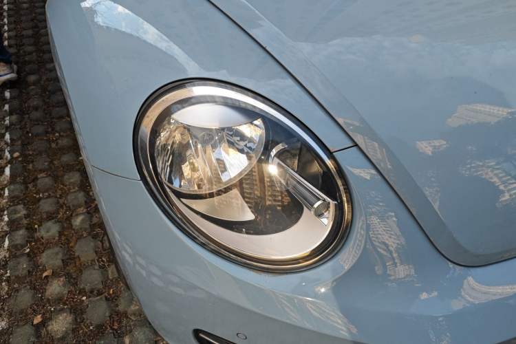 Used Volkswagen Beetle 2013 2.0 TSI Top-Trim Model Right Front Headlight