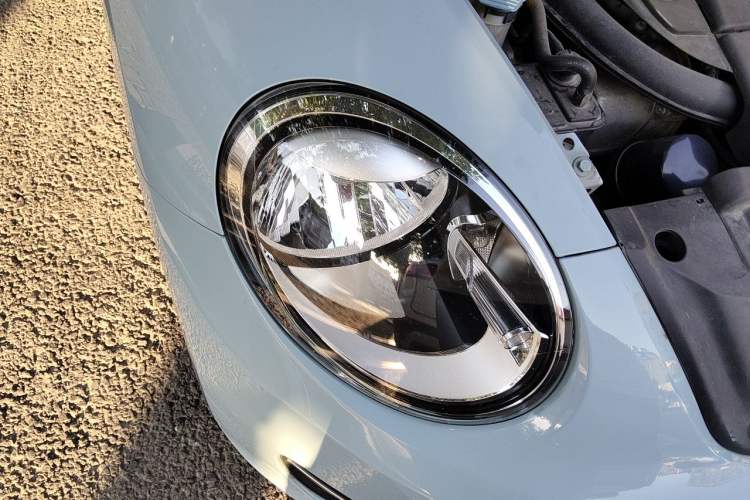 Used Volkswagen Beetle 2013 1.4TSI Fashion Edition Right Front Headlight
