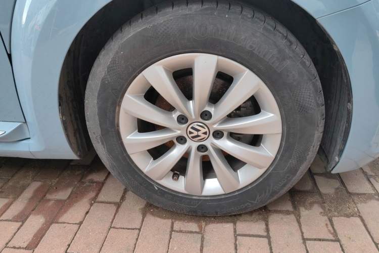 Used Volkswagen Beetle 2013 1.4TSI Fashion Edition Right Front Wheel Hub