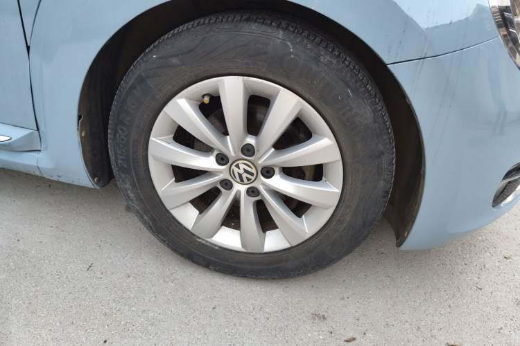 Used Volkswagen Beetle 2013 1.2TSI Fashion Edition Right Front Wheel Hub