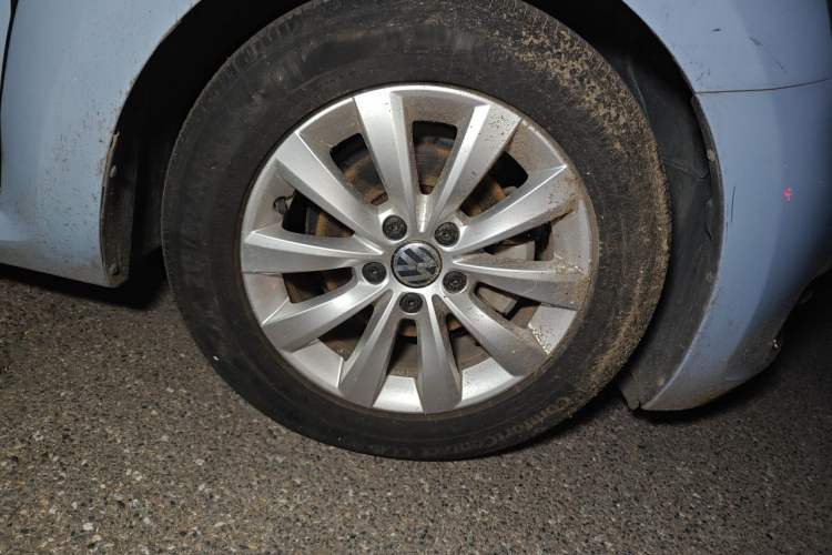 Used Volkswagen Beetle 2013 1.2TSI Comfort Model Right Front Wheel Hub