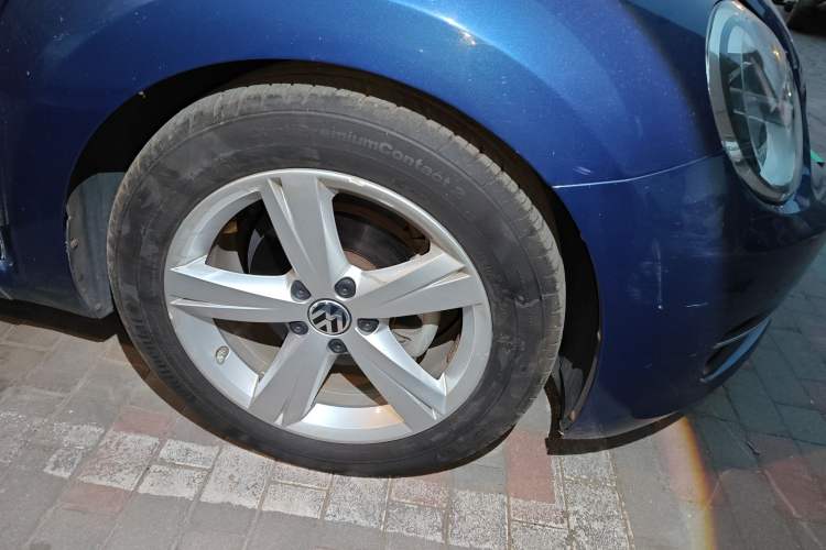 Used Volkswagen Beetle 2013 1.4TSI Luxury Model Right Front Wheel Hub