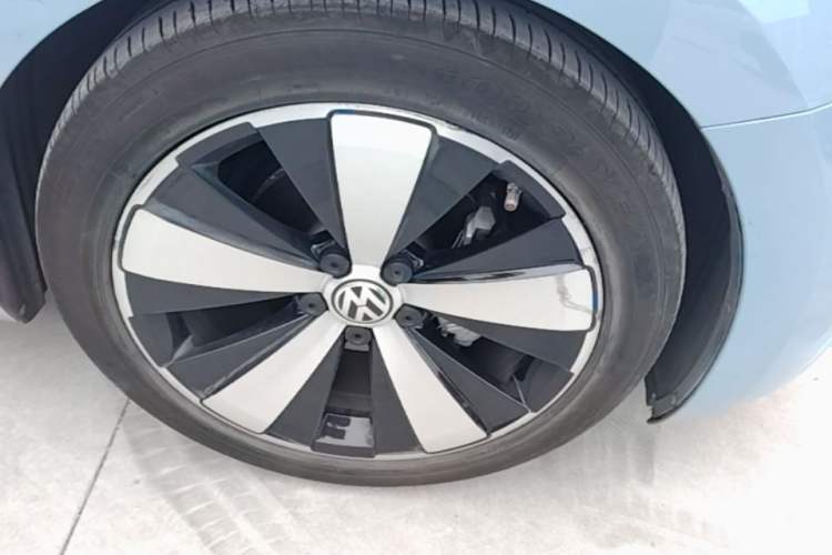 Used Volkswagen Beetle 2013 1.4TSI R-Line Right Front Wheel Hub