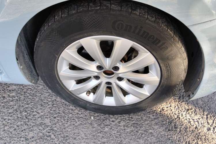 Used Volkswagen Beetle 2013 1.4TSI Fashion Edition Right Front Wheel Hub