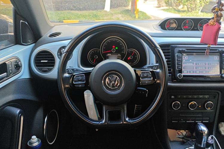 Used Volkswagen Beetle 2013 2.0 TSI Top-Trim Model Steering Wheel