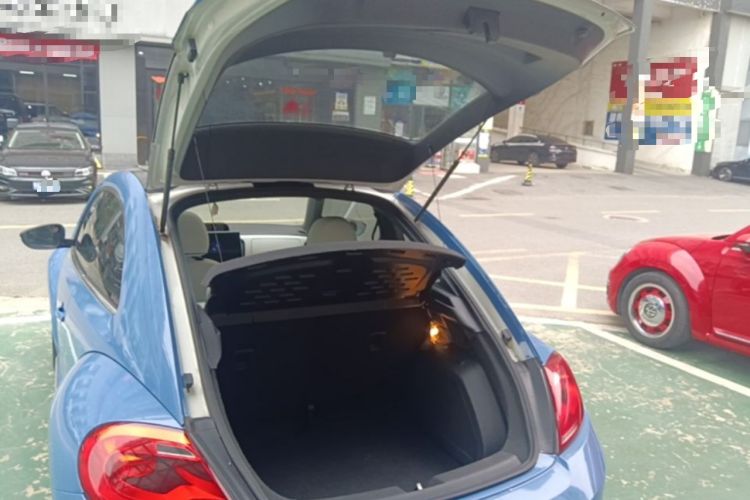 Used Volkswagen Beetle 2013 2.0 TSI Top-Trim Model Trunk