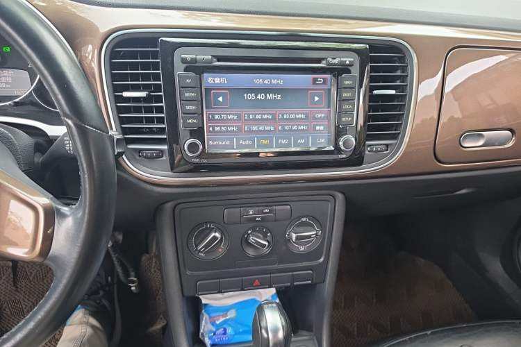 Used Volkswagen Beetle 2013 1.2TSI Fashion Edition Audio And AC Panel