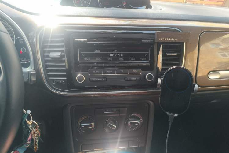 Used Volkswagen Beetle 2013 1.4TSI Fashion Edition Audio And AC Panel