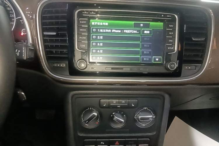 Used Volkswagen Beetle 2013 1.4 TSI Comfort Model Audio And AC Panel