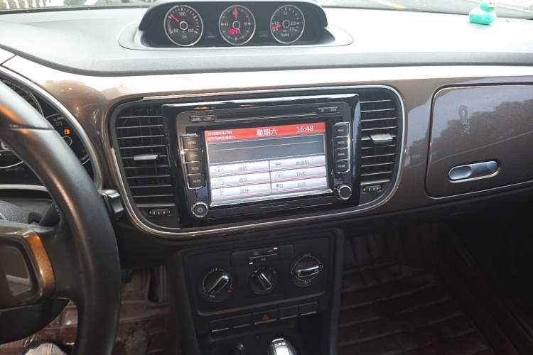 Used Volkswagen Beetle 2013 1.2TSI Fashion Edition Audio And AC Panel