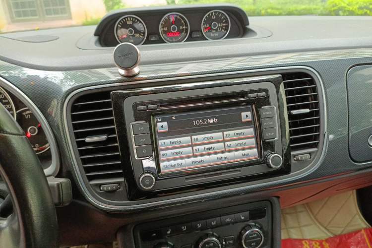 Used Volkswagen Beetle 2013 1.4TSI Luxury Model Audio And AC Panel