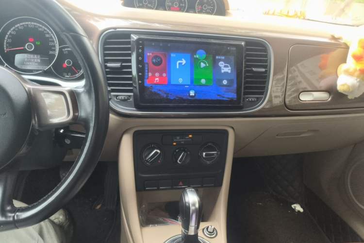 Used Volkswagen Beetle 2013 1.2TSI Fashion Edition Audio And AC Panel