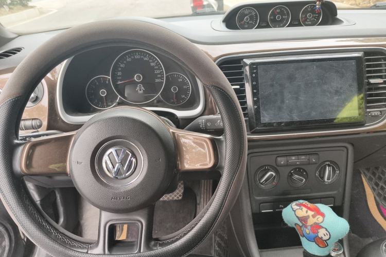 Used Volkswagen Beetle 2013 1.2TSI Comfort Model Center Console