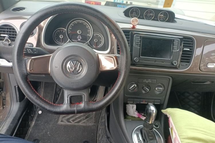 Used Volkswagen Beetle 2013 1.4TSI Fashion Edition Center Console
