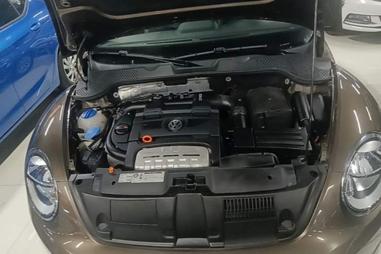 Used Volkswagen Beetle 2013 1.4 TSI Comfort Model Engine Bay