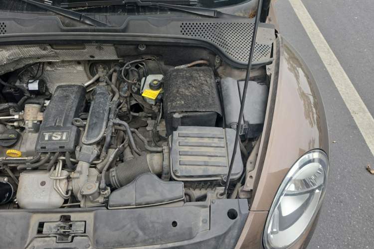 Used Volkswagen Beetle 2013 1.2TSI Fashion Edition Engine Bay Left