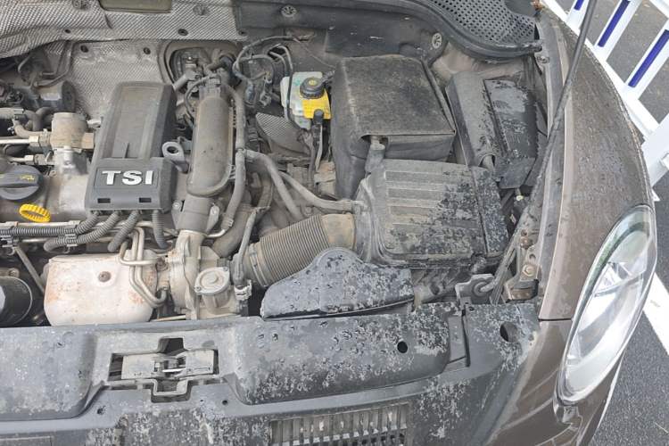 Used Volkswagen Beetle 2013 1.2TSI Fashion Edition Engine Bay Left