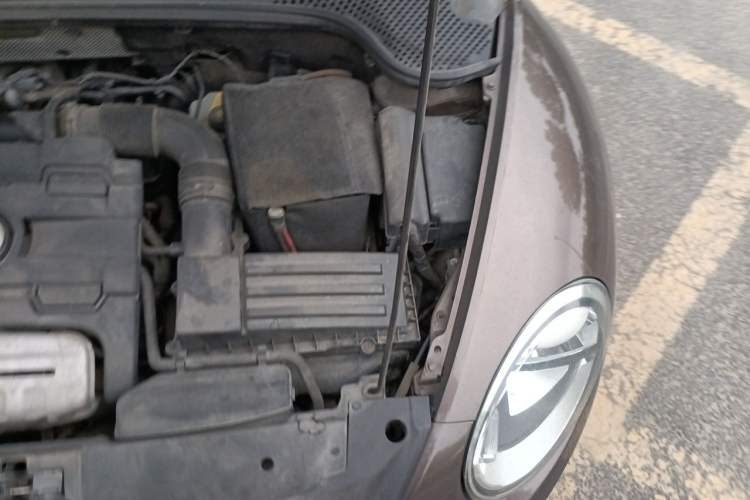 Used Volkswagen Beetle 2013 1.4TSI Fashion Edition Engine Bay Left