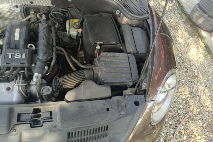 Used Volkswagen Beetle 2013 1.2TSI Fashion Edition Engine Bay Left