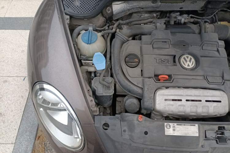 Used Volkswagen Beetle 2013 1.4TSI Fashion Edition Engine Bay Right