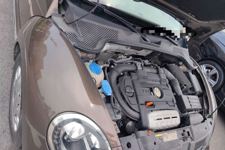 Used Volkswagen Beetle 2013 1.4 TSI Comfort Model Engine Bay Right