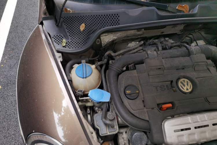 Used Volkswagen Beetle 2013 1.4TSI Fashion Edition Engine Bay Right