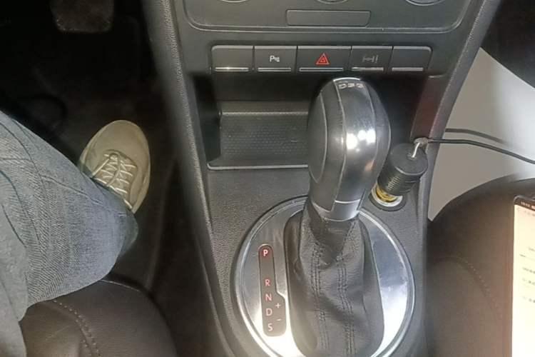 Used Volkswagen Beetle 2013 1.4 TSI Comfort Model Gear Lever