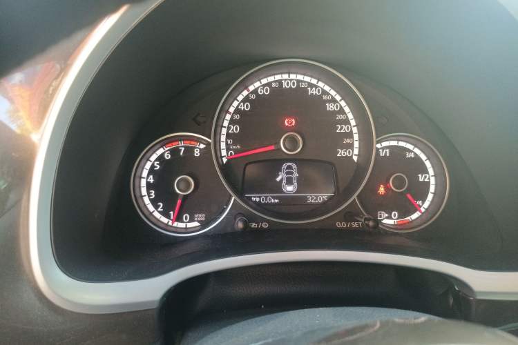 Used Volkswagen Beetle 2013 1.2TSI Fashion Edition Instrument Cluster