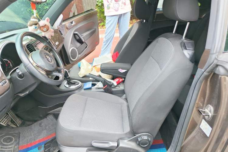 Used Volkswagen Beetle 2013 1.4TSI Fender Rock Edition Left Front Seat