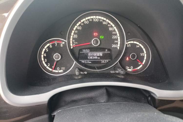 Used Volkswagen Beetle 2013 1.4TSI Fashion Edition Odometer Close Up