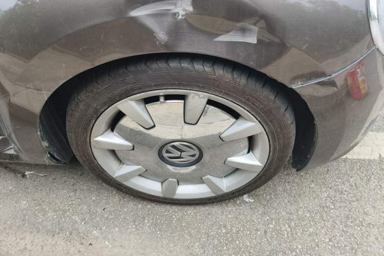 Used Volkswagen Beetle 2013 1.2TSI Comfort Model Right Front Wheel Hub