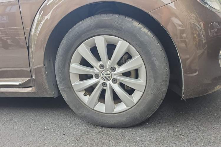 Used Volkswagen Beetle 2013 1.2TSI Fashion Edition Right Front Wheel Hub
