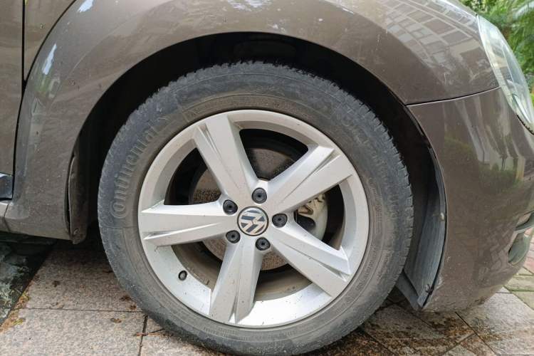 Used Volkswagen Beetle 2013 1.4TSI Luxury Model Right Front Wheel Hub