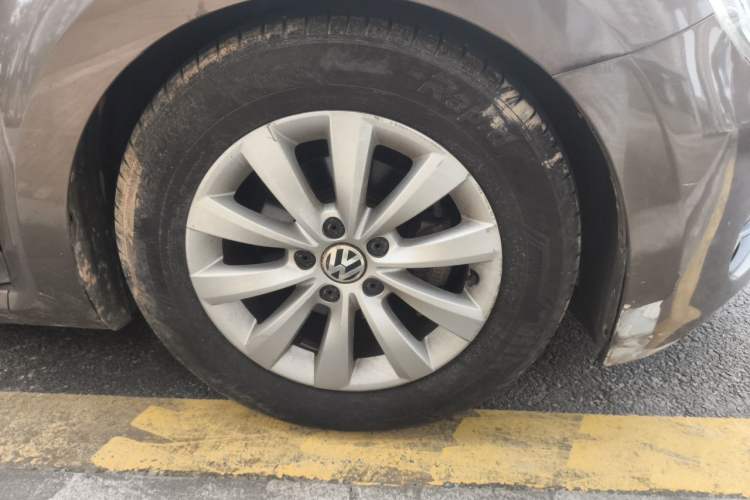 Used Volkswagen Beetle 2013 1.2TSI Fashion Edition Right Front Wheel Hub