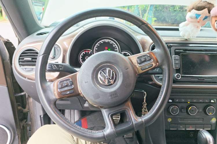 Used Volkswagen Beetle 2013 1.4TSI Fender Rock Edition Steering Wheel