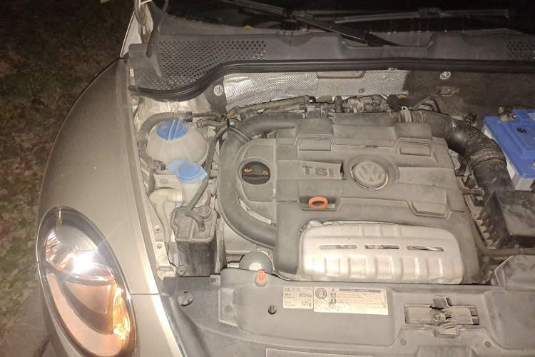 Used Volkswagen Beetle 2013 1.4 TSI Comfort Model Engine Bay Right