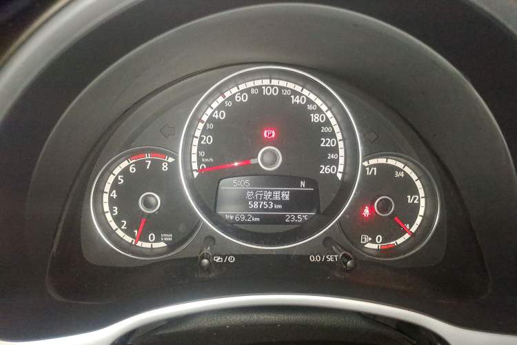 Used Volkswagen Beetle 2013 1.4 TSI Comfort Model Instrument Cluster