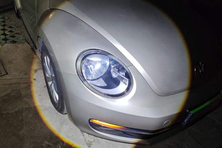 Used Volkswagen Beetle 2013 1.4 TSI Comfort Model Right Front Headlight