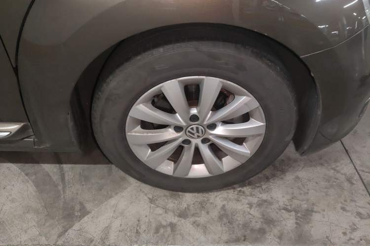 Used Volkswagen Beetle 2013 1.2TSI Fashion Edition Right Front Wheel Hub