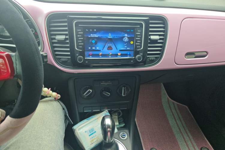Used Volkswagen Beetle 2013 1.4TSI Fashion Edition Audio And AC Panel