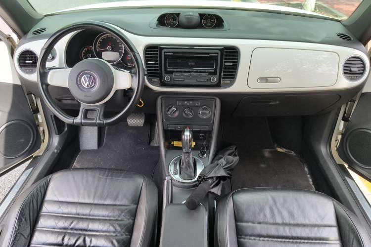 Used Volkswagen Beetle 2013 1.4 TSI Comfort Model Center Console