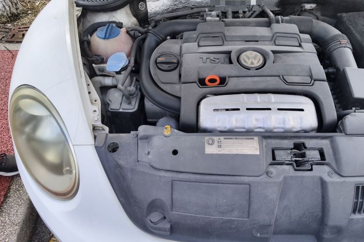 Used Volkswagen Beetle 2013 1.4 TSI Comfort Model Engine Bay Right