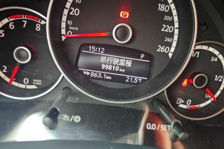Used Volkswagen Beetle 2013 1.4TSI Fashion Edition Odometer Close Up