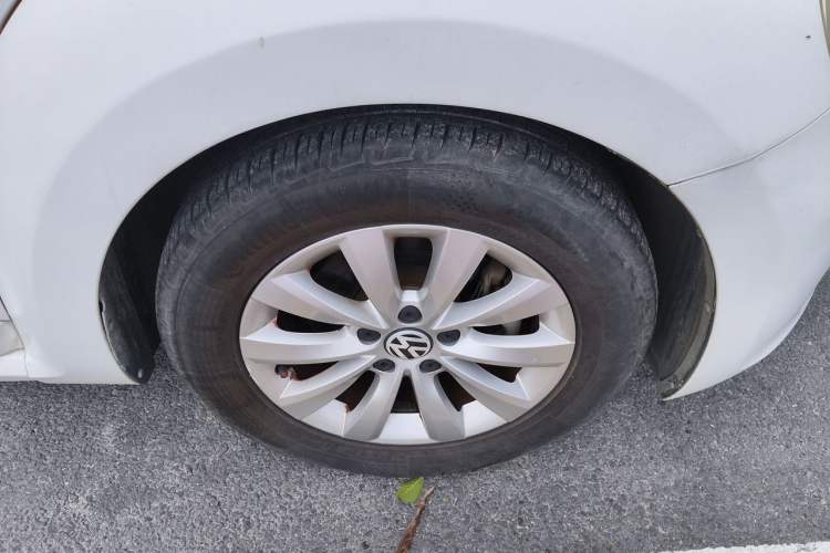 Used Volkswagen Beetle 2013 1.4 TSI Comfort Model Right Front Wheel Hub