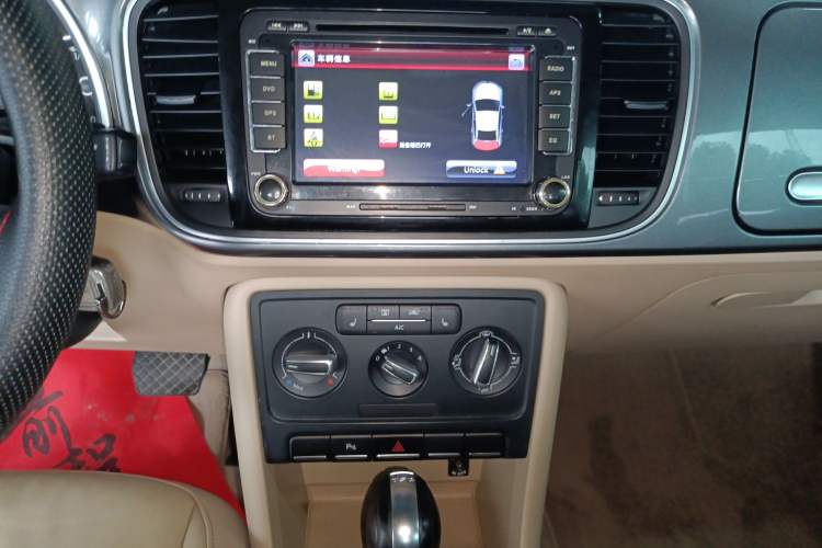 Used Volkswagen Beetle 2013 1.2TSI Comfort Model Audio And AC Panel