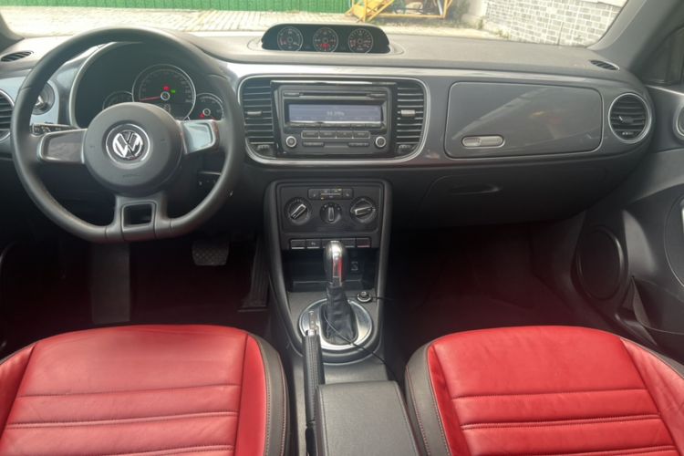 Used Volkswagen Beetle 2013 1.4 TSI Comfort Model Interior 2